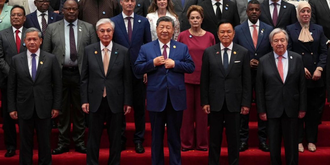 China and Kazakhstan ink €11.4 billion in agreements, Xi praises the “new level” in relations.