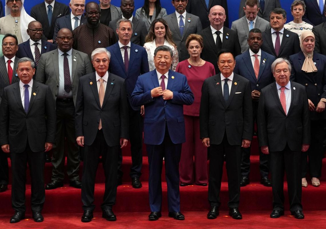 China and Kazakhstan ink €11.4 billion in agreements, Xi praises the “new level” in relations.