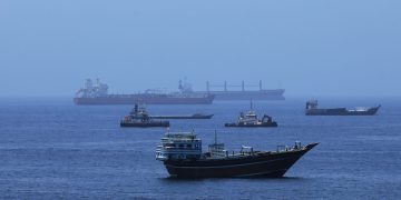 Oil prices rise as U.S. and Iran fight for control of Strait of Hormuz