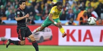 Mexico 2-0 South Africa – Julian Quinones and Raul Jimenez score as co-hosts win opener in game of THREE red cards